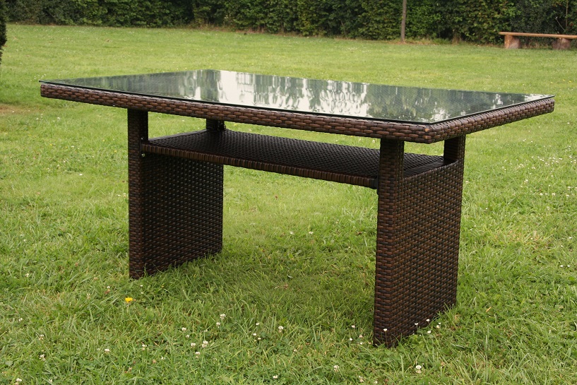 Wicker tuintafel bruin – Hal54.nl