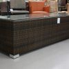 3 lange salontafel bruin wicker glasplaat afscheiding horeca terras hal54