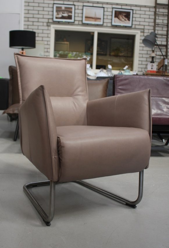 13 fauteuil Aron leer Jess design Buttero taupe leer metaal modern hal54