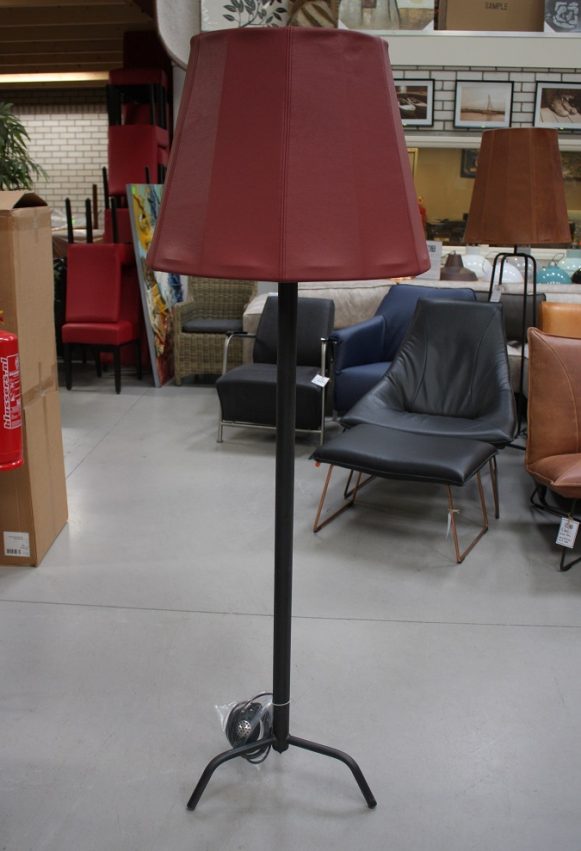 25 vloerlamp Emma Jess design metaal leer royal red rood industrieel modern hal54