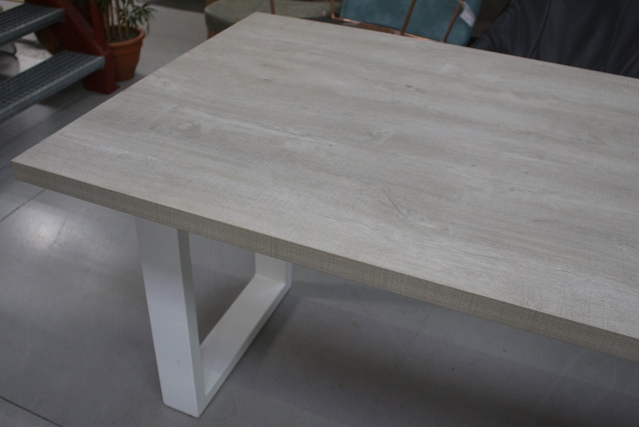 Eettafel wit & licht houtlook – Hal54.nl