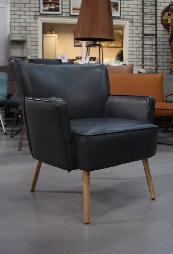 5a fauteuil antraciet leerlook houten pootjes ronde vormen hal54