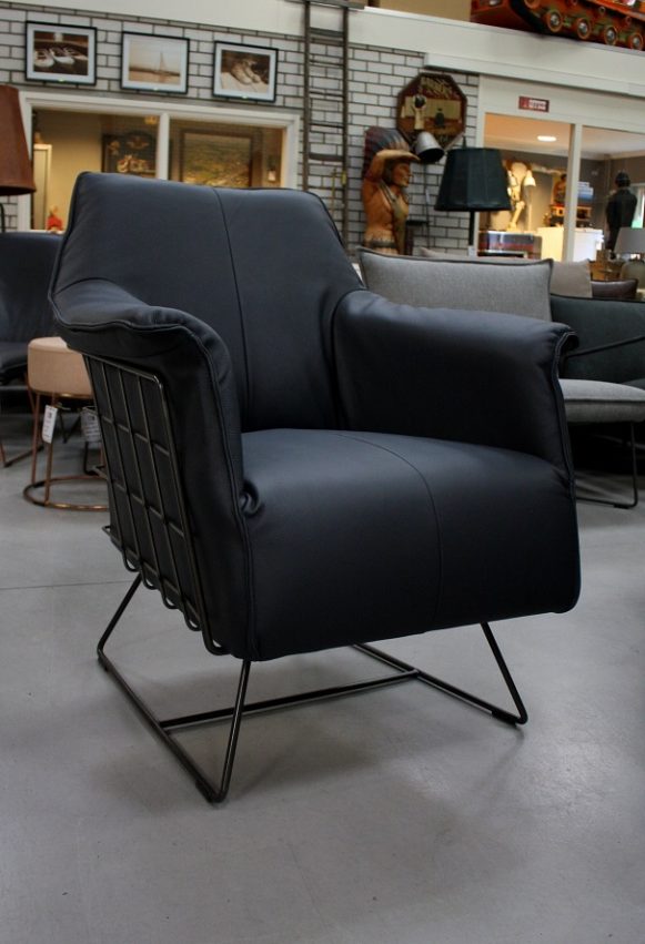 1 fauteuil Raz Jess design metaal echt leer zwart industrieel hal54