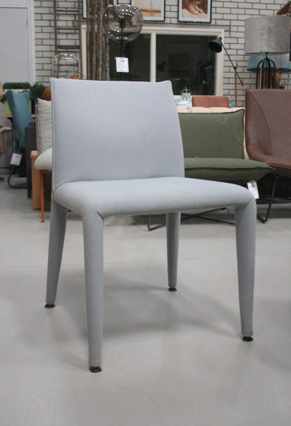 89 eetkamerstoelen Vol au Vent B & B grijs stof wol vilt Mario Bellini hal54