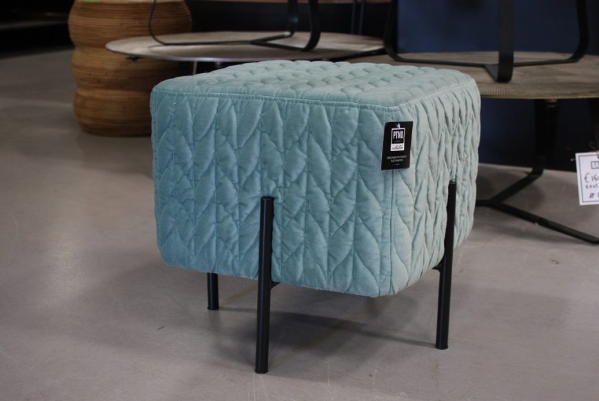 35 poef hocker senna ptmd velvet fluweel blauw vierkant hal54