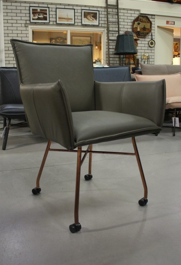 17e eetkamerstoelen Sanne Jess design leer Royal Olive olijfgroen koper swivel armleuningnen hal54-