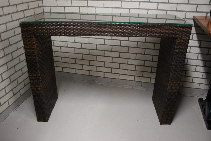 7a wicker bartafel statafel bruin wicker met glasplaat hal54