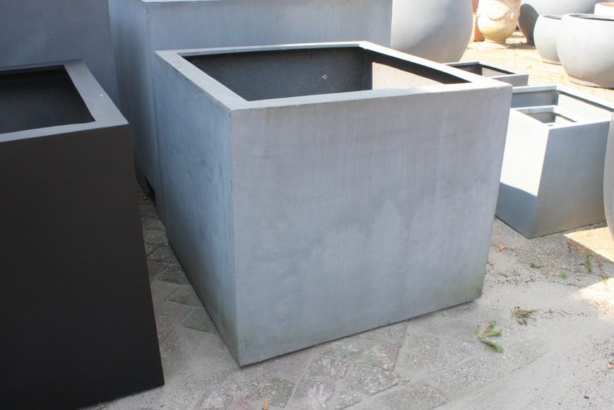 40 vierkante bloembakken groot grijs beton fiberstone 80 x 80 cm hal54