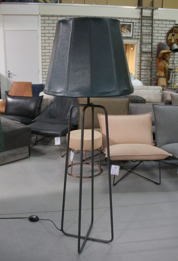 24 vloerlamp Jess design metaal leer grijs groen vintage industrieel modern hal54