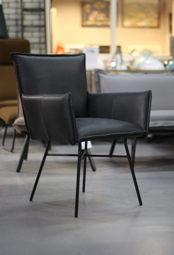 1 eetkamerstoelen Sanne Jess design metaal leer Sadie dark Grey armleuningnen hal54