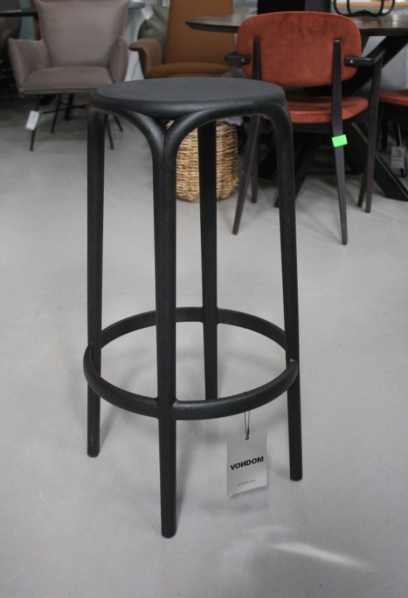 1 barkruk barstoel bar stool Brooklyn Vondom zwart kunststof outdoor design zwart hal54
