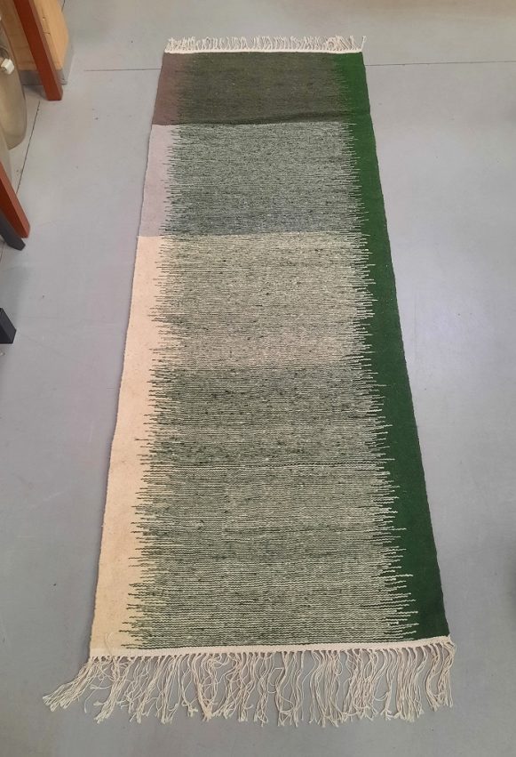 29 vloerkleed carpet loper Fair Fabrics 220 x 80 groen hal54