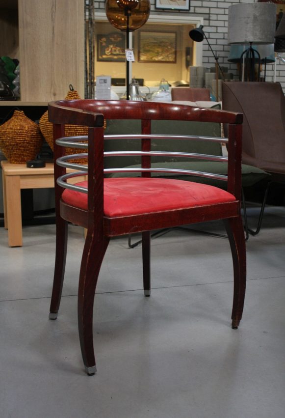 112b eetkamerstoelen kuipstoelen clubfauteuil cafestoel hout metaal stof rood horeca kroeg mancave gebruikte horecameubilair hal54