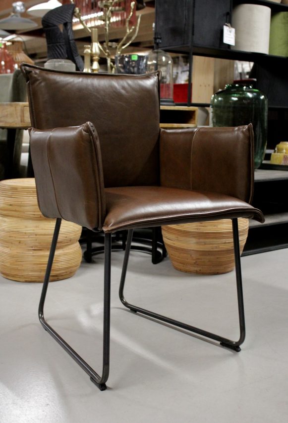 4 eetkamerstoelen Duke jess design metaal leer hal54