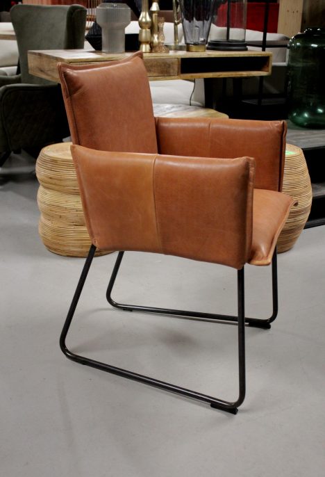 Eetkamerstoel Duke Jess Design (Luxor Tan) met armleuningen